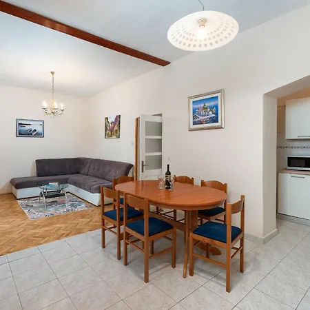 Dom wakacyjny Marijana By Interhome Sukošan